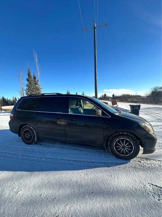 2005 Honda Odyssey - Image 2 of 7