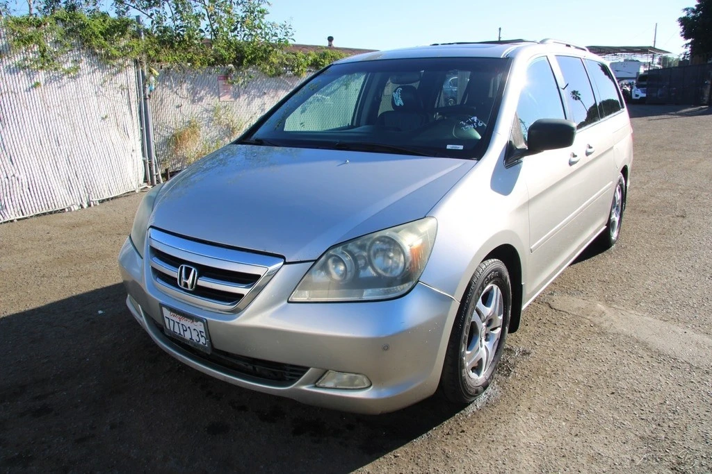 2005 Honda Odyssey - Image 2 of 21