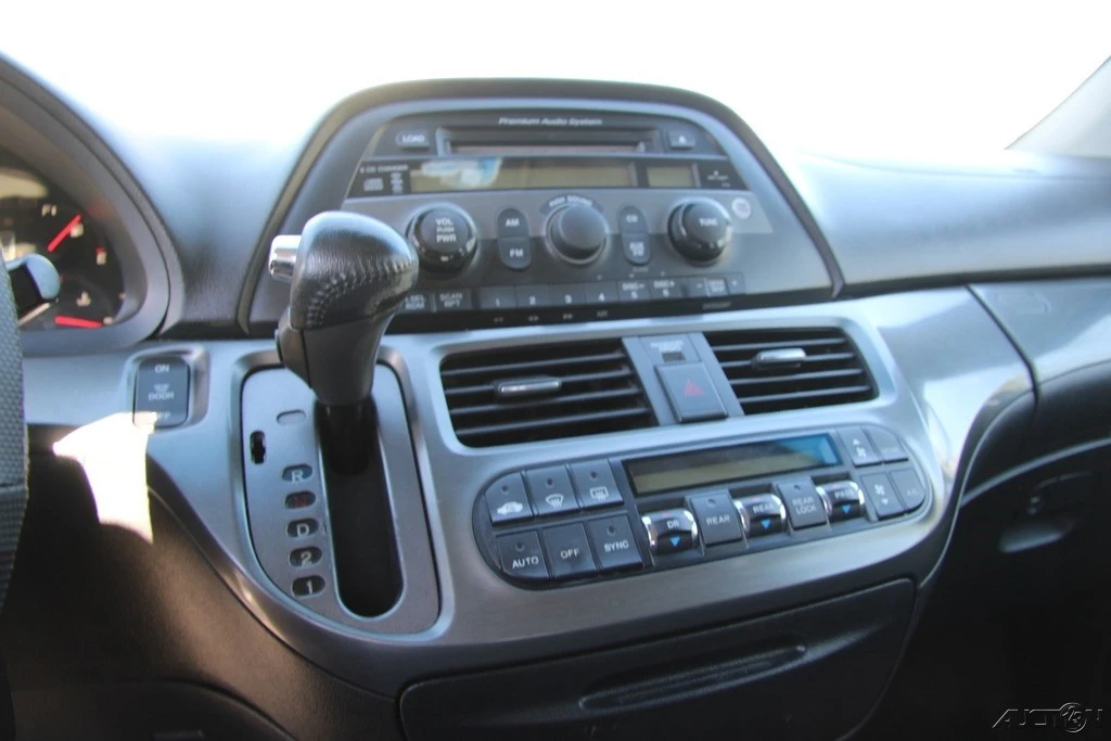 2005 Honda Odyssey - Image 18 of 21