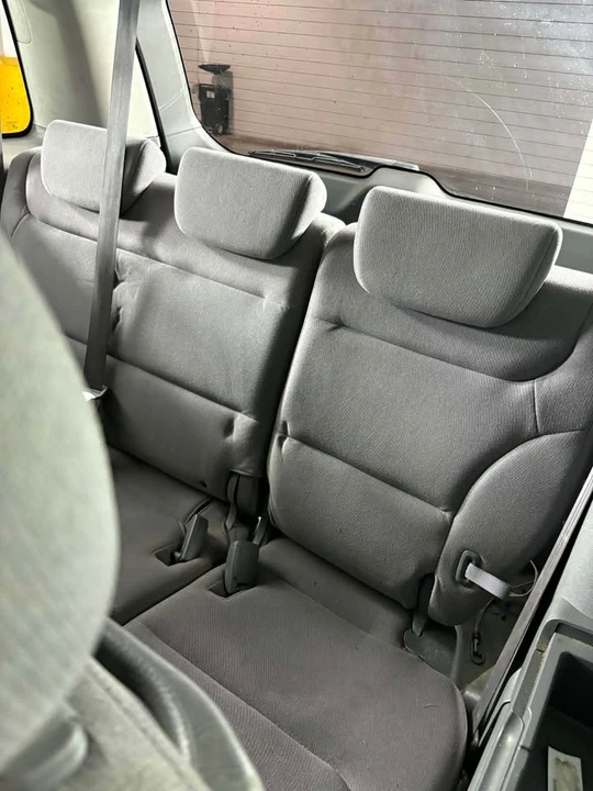 2005 Honda Odyssey - Image 6 of 7