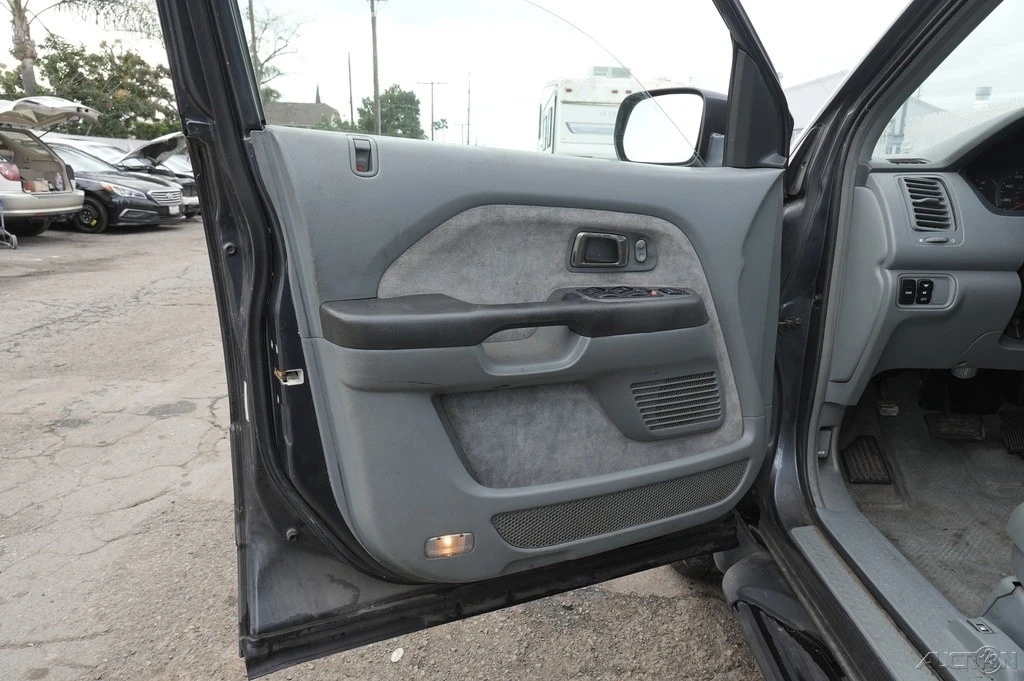 2005 Honda Pilot 1st Gen - Image 14 of 21