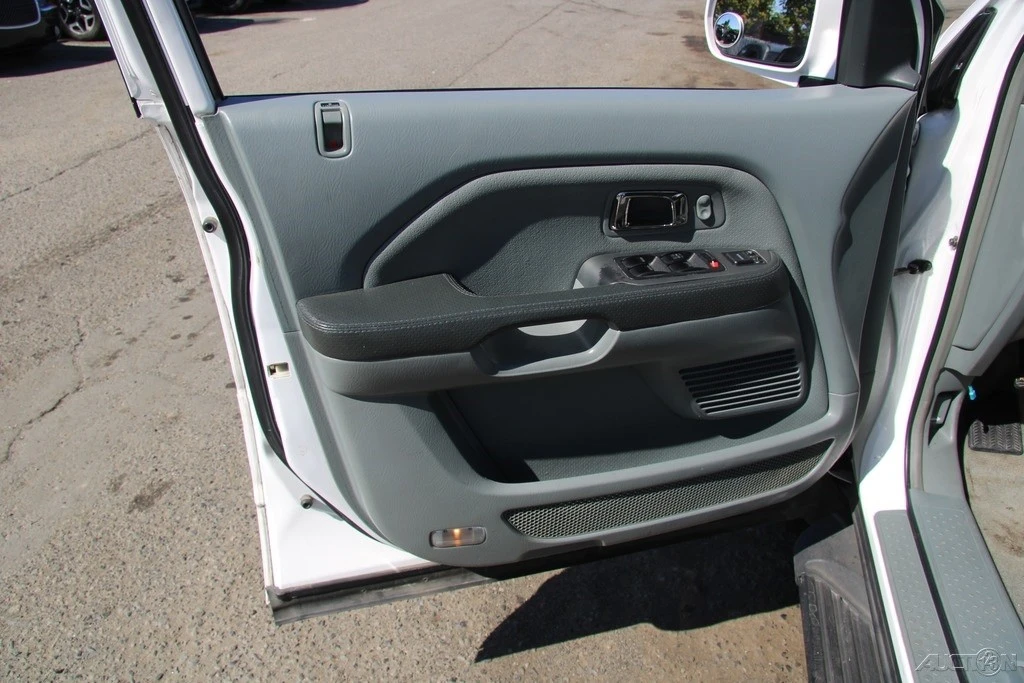 2005 Honda Pilot 1st Gen - Image 14 of 21