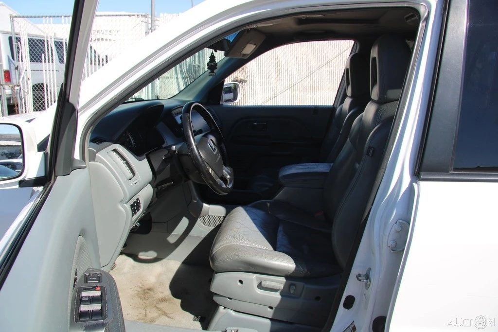 2005 Honda Pilot 1st Gen - Image 15 of 21