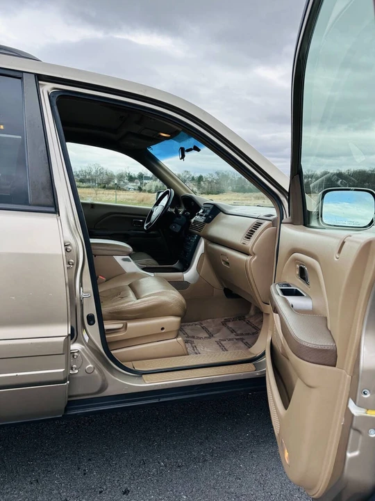 2005 Honda Pilot 1st Gen - Image 15 of 24