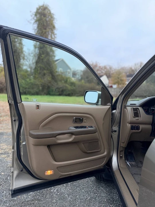 2005 Honda Pilot 1st Gen - Image 8 of 21