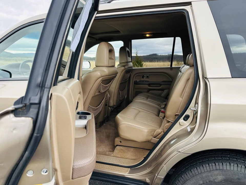 2005 Honda Pilot 1st Gen - Image 14 of 24
