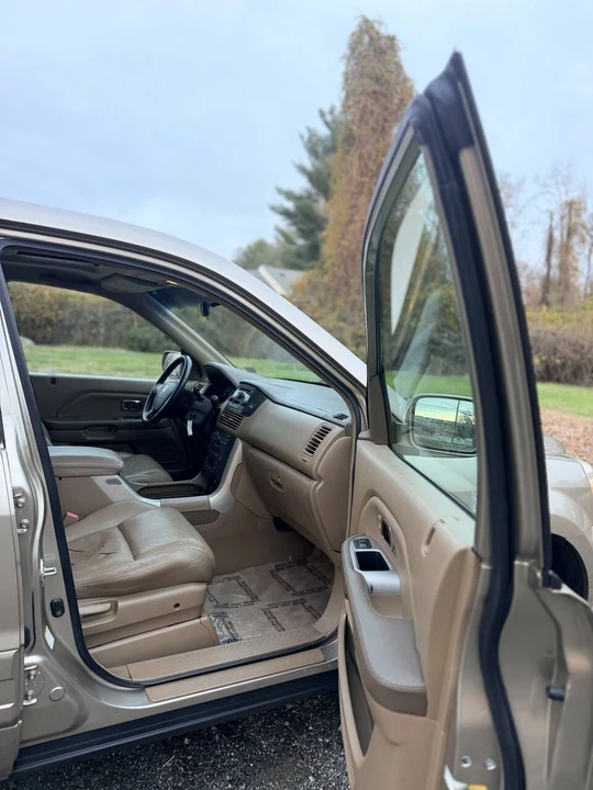 2005 Honda Pilot 1st Gen - Image 12 of 21