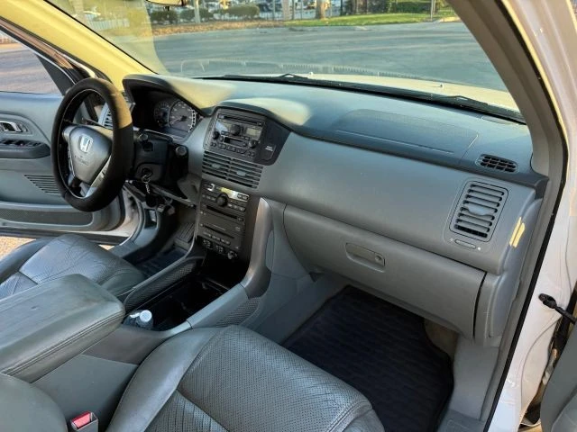 2005 Honda Pilot 1st Gen - Image 15 of 21