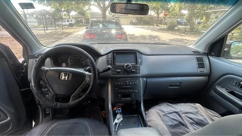 2005 Honda Pilot 1st Gen - Image 12 of 13