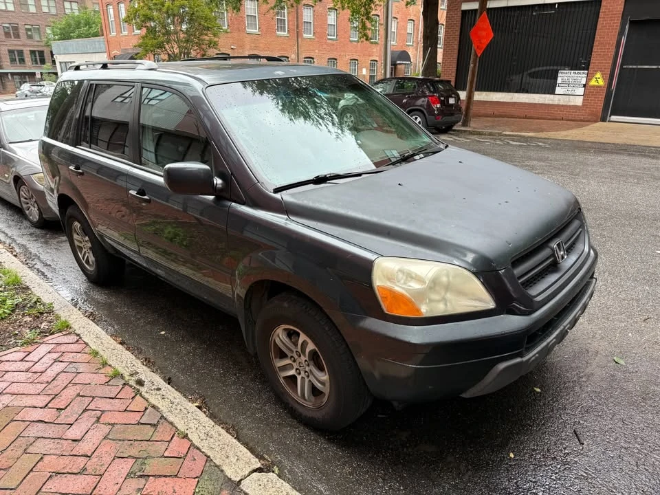 2005 Honda Pilot 1st Gen - Image 2 of 12