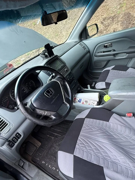 2005 Honda Pilot 1st Gen - Image 10 of 12