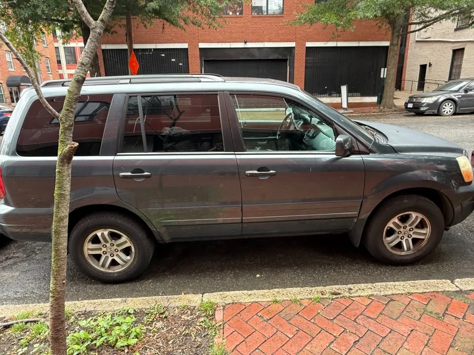 2005 Honda Pilot 1st Gen - Image 3 of 12