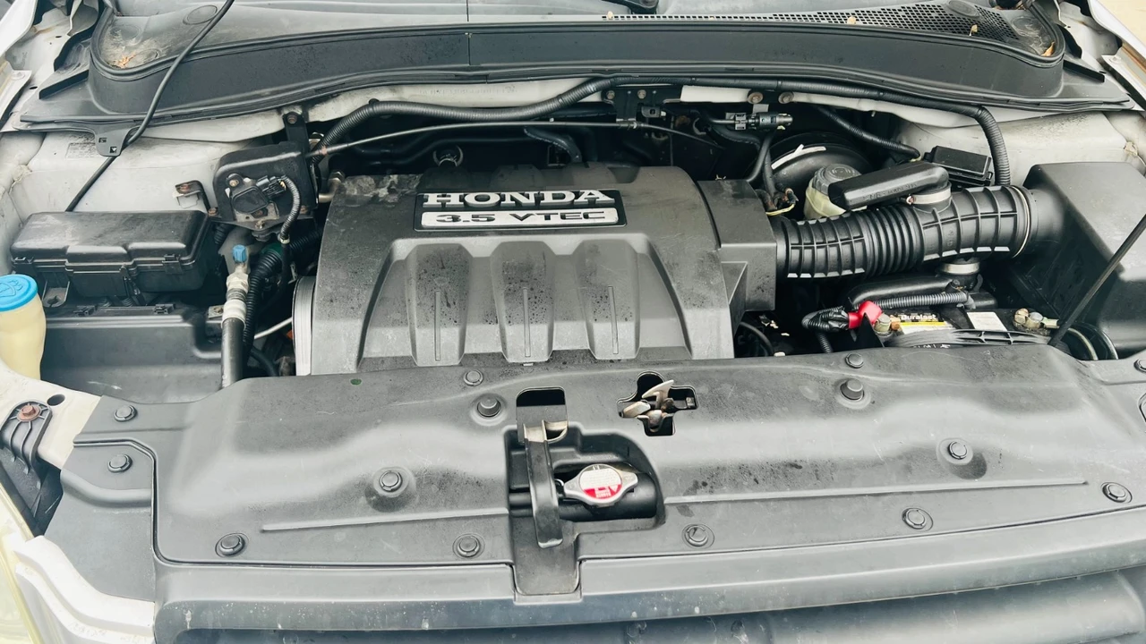2005 Honda Pilot 1st Gen - Image 11 of 12