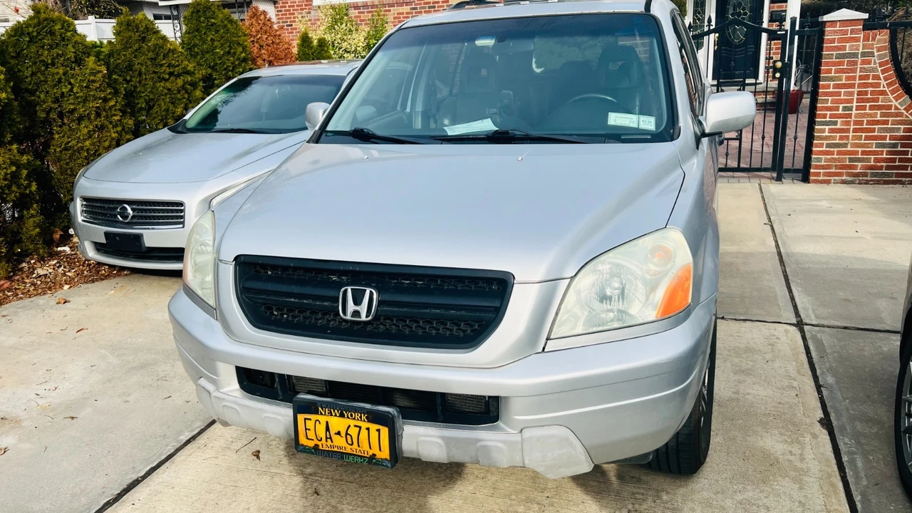 2005 Honda Pilot 1st Gen - Image 2 of 12