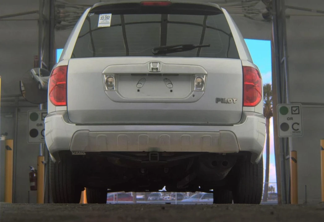 2005 Honda Pilot 1st Gen - Image 7 of 12