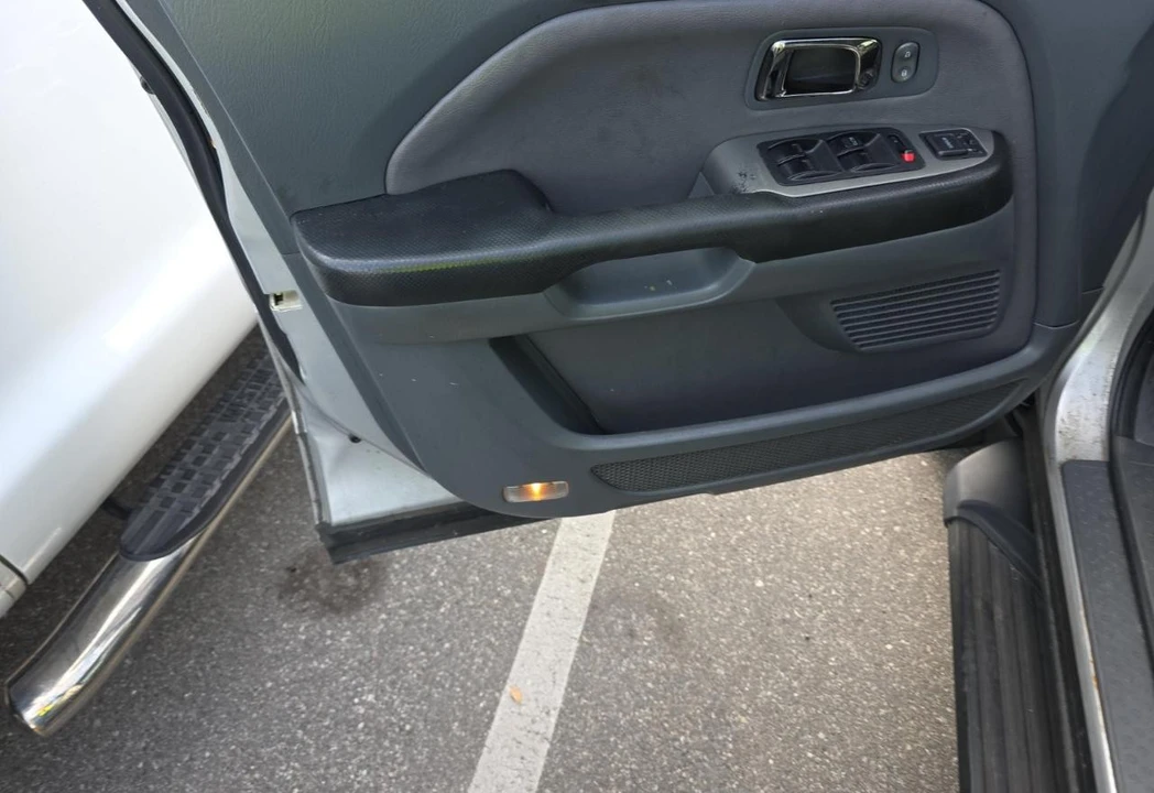 2005 Honda Pilot 1st Gen - Image 12 of 12