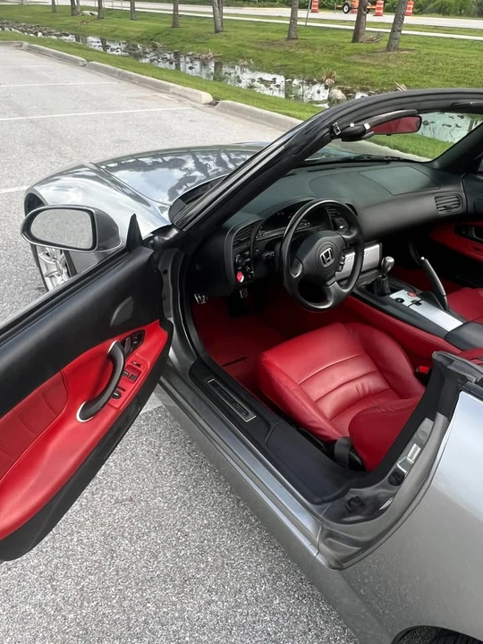 2005 Honda S2000 - Image 10 of 15