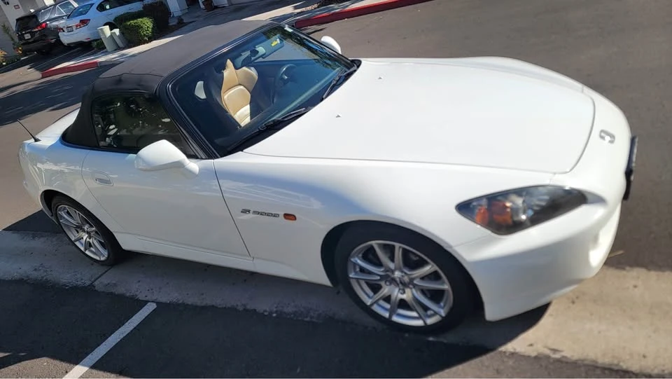 2005 Honda AP2 S2000 - Image 2 of 10