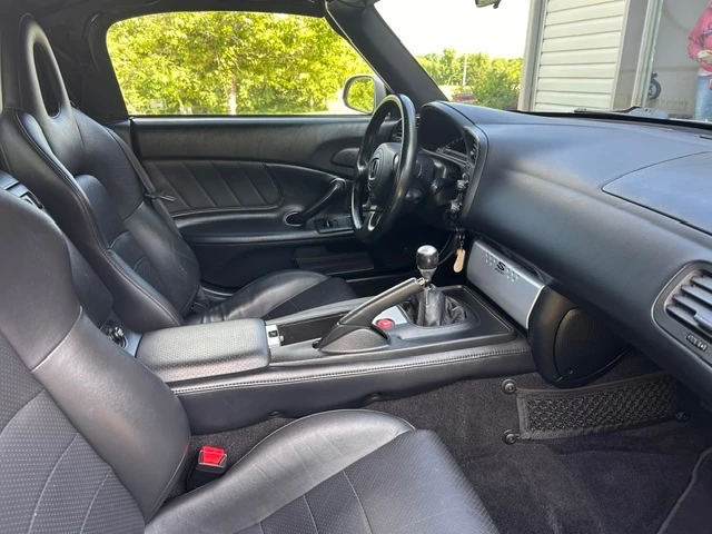 2005 Honda AP2 S2000 - Image 7 of 9