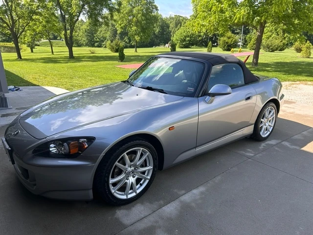 2005 Honda AP2 S2000 - Image 2 of 9