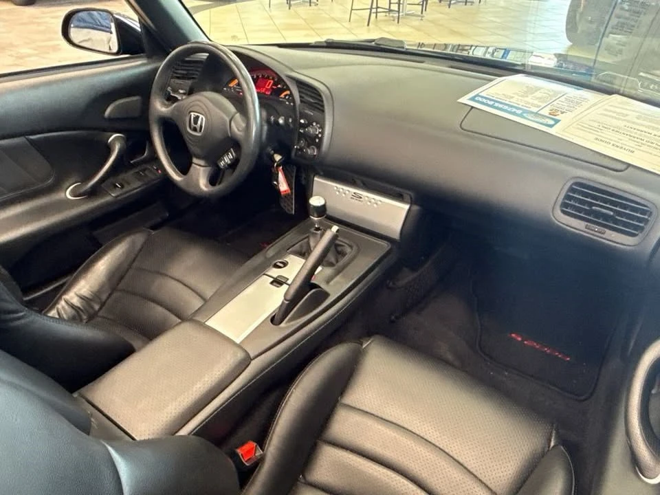 2005 Honda S2000 - Image 12 of 15