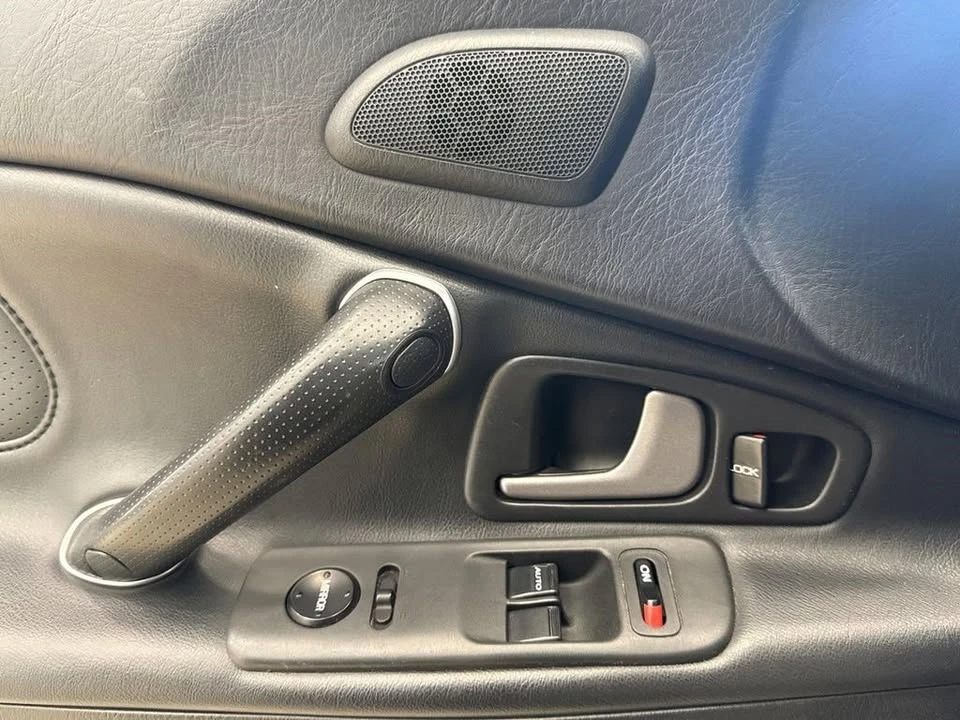 2005 Honda S2000 - Image 14 of 15