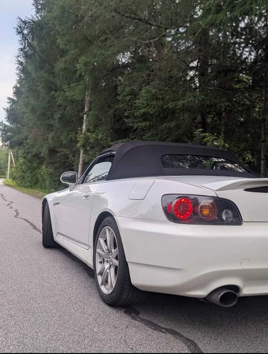2005 Honda AP2 S2000 - Image 4 of 10