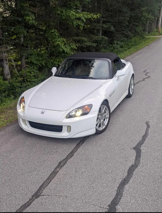 2005 Honda AP2 S2000 - Image 2 of 10