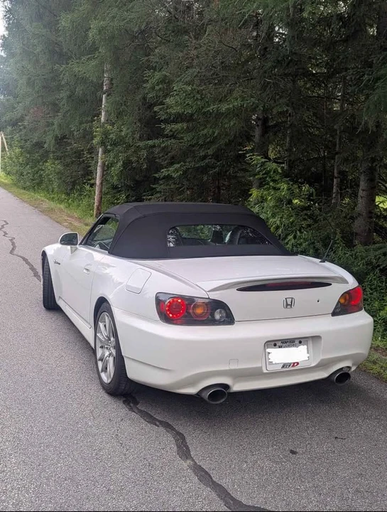 2005 Honda AP2 S2000 - Image 5 of 10
