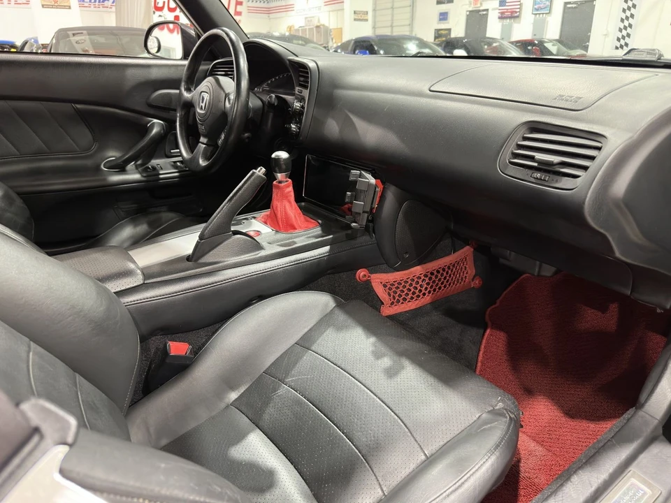 2005 Honda AP2 S2000 - Image 10 of 11