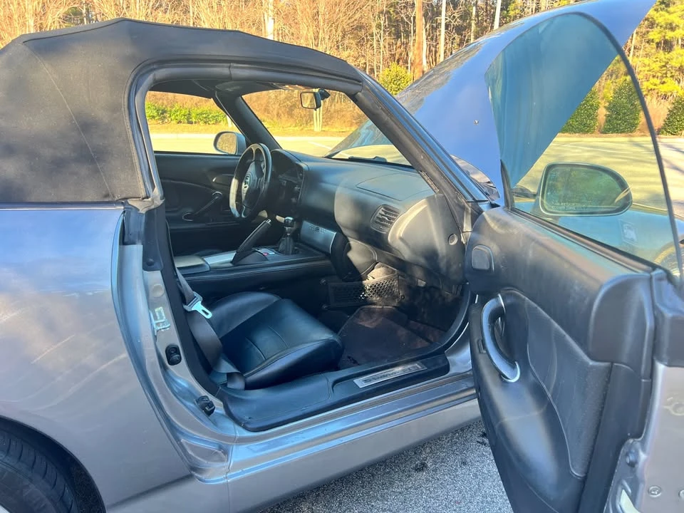 2005 Honda AP2 S2000 - Image 4 of 12