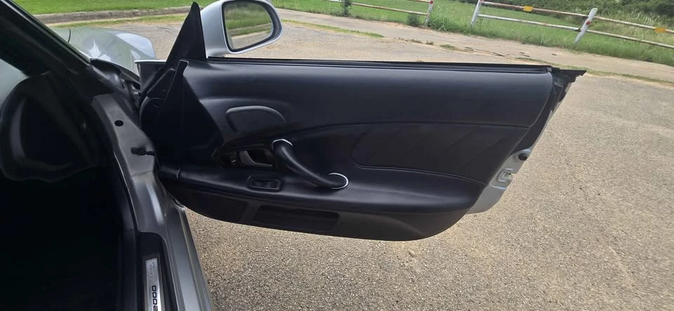 2005 Honda AP2 S2000 - Image 10 of 17