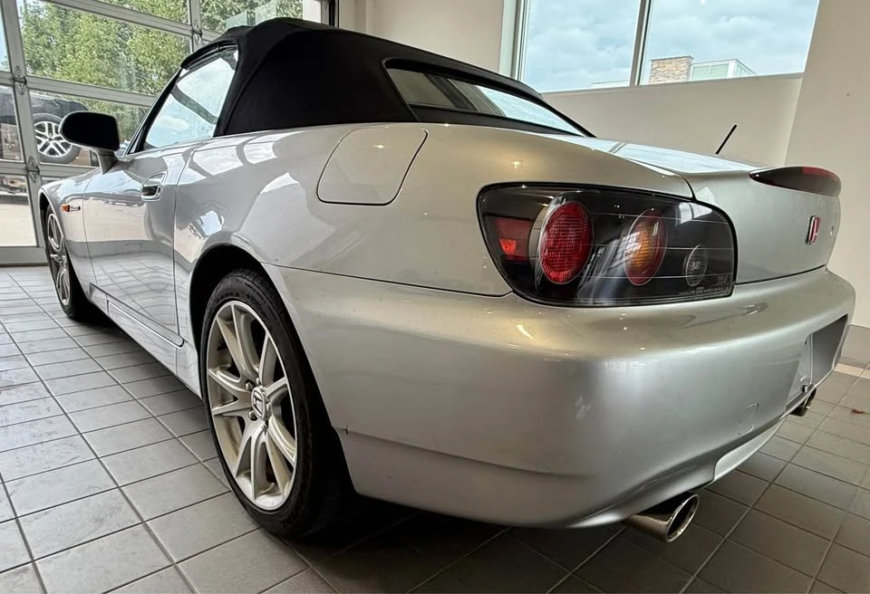 2005 Honda AP2 S2000 - Image 4 of 5