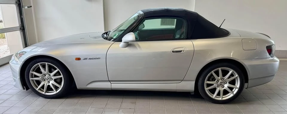 2005 Honda AP2 S2000 - Image 2 of 5