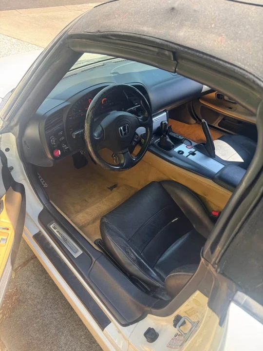 2005 Honda AP2 S2000 - Image 2 of 8