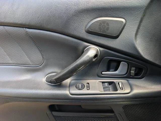 2005 Honda AP2 S2000 - Image 19 of 20