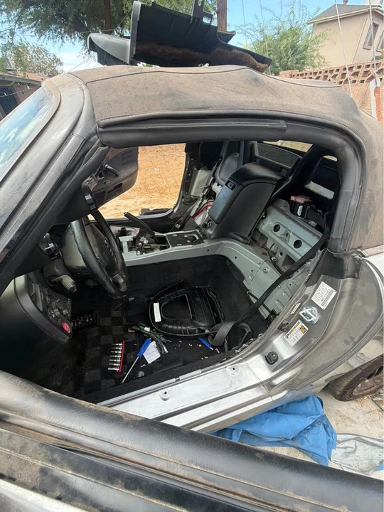 2005 Honda AP2 S2000 - Image 2 of 5