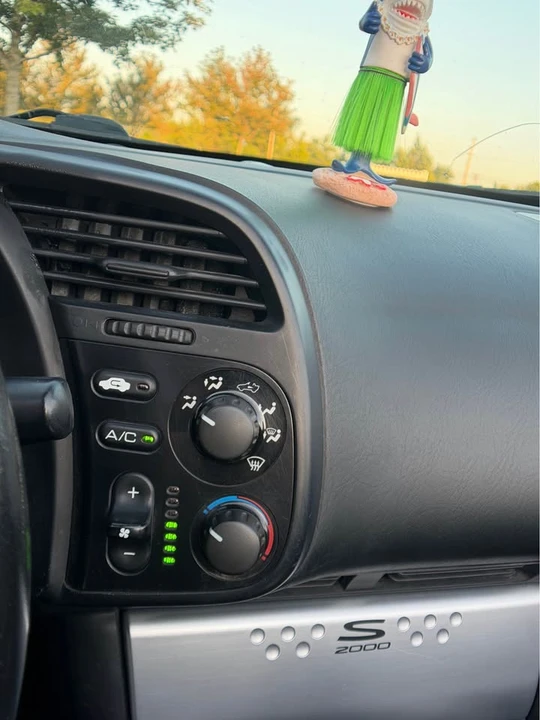 2005 Honda AP2 S2000 - Image 16 of 17