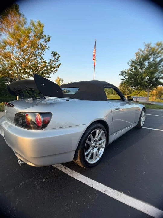 2005 Honda AP2 S2000 - Image 2 of 17
