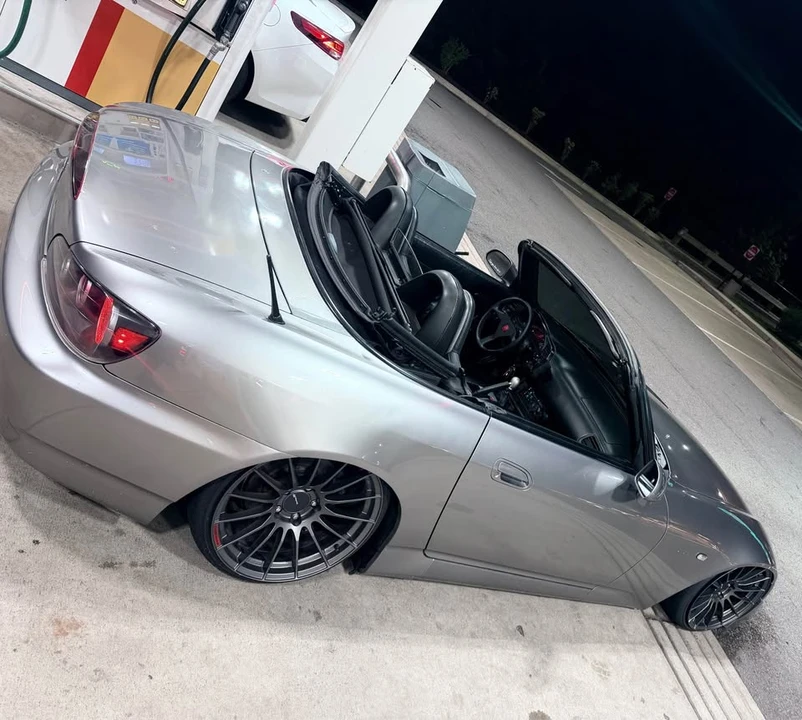 2005 Honda AP2 S2000 - Image 3 of 4