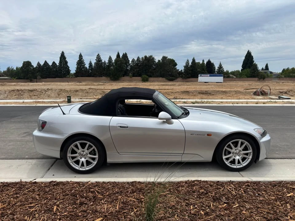 2005 Honda AP2 S2000 - Image 2 of 15