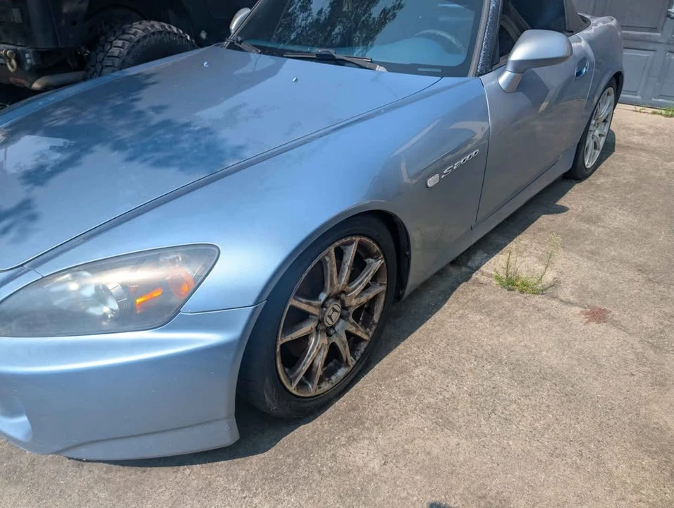 2005 Honda AP2 S2000 - Image 2 of 10