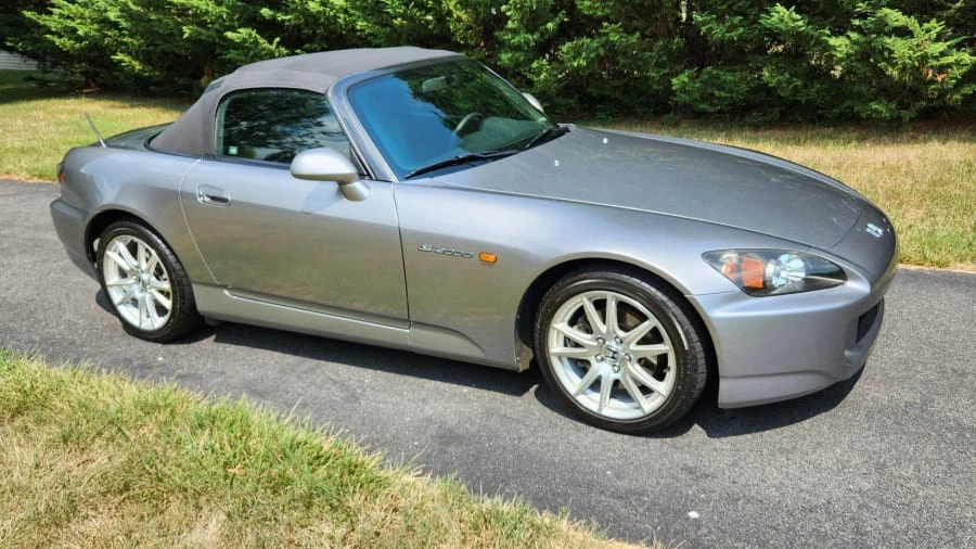 2005 Honda AP2 S2000 - Image 2 of 8