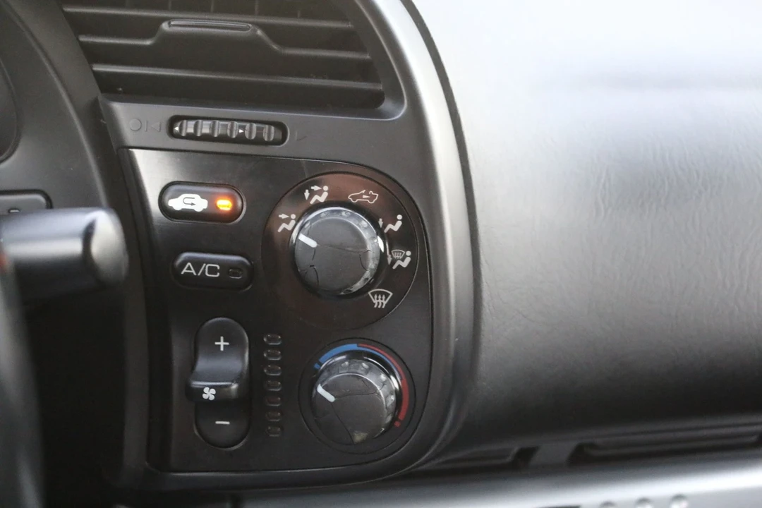 2005 Honda AP2 S2000 - Image 8 of 21