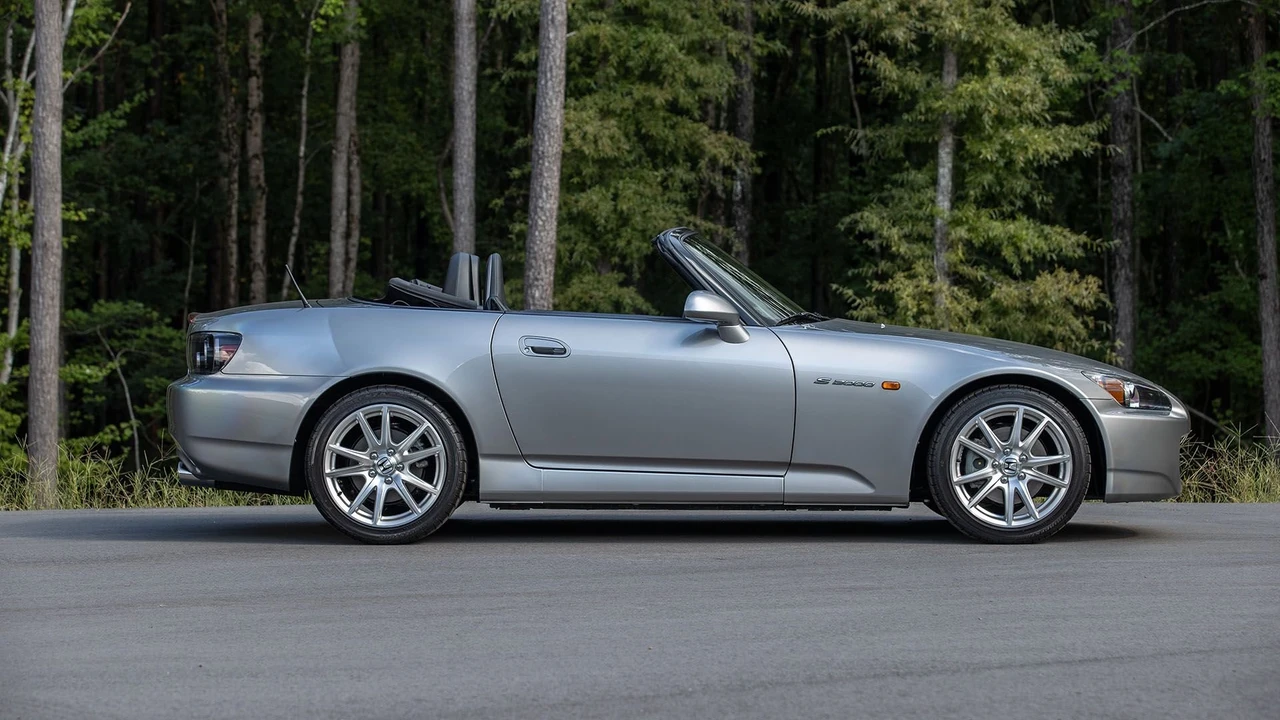 2005 Honda AP2 S2000 - Image 7 of 31