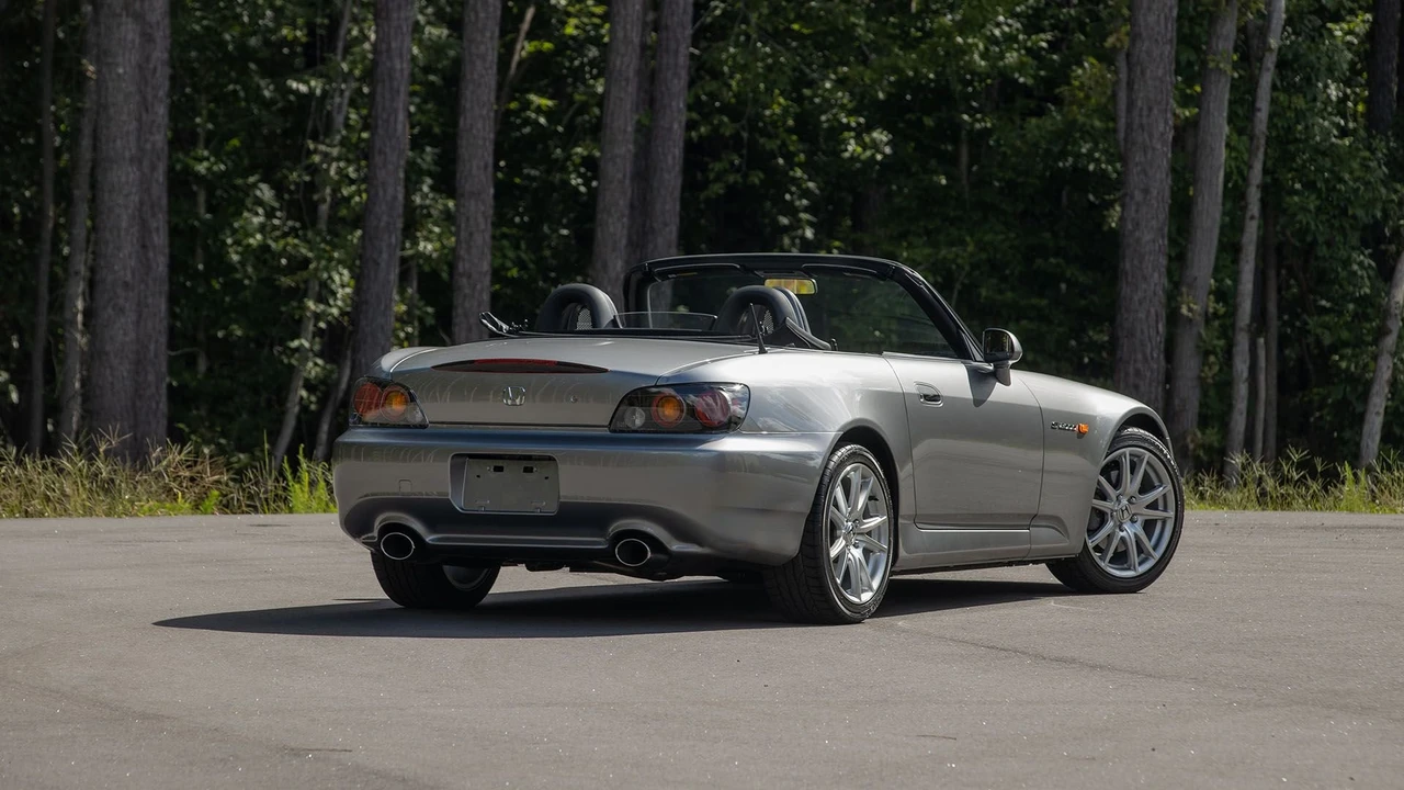 2005 Honda AP2 S2000 - Image 16 of 31