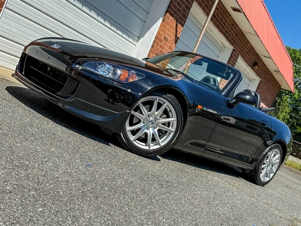 2005 Honda AP2 S2000 - Image 2 of 31