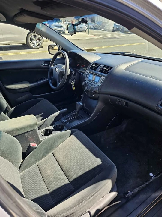 2005 Honda Accord 7th Gen - Image 15 of 17