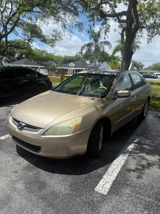2005 Honda Accord 7th Gen - Image 2 of 11