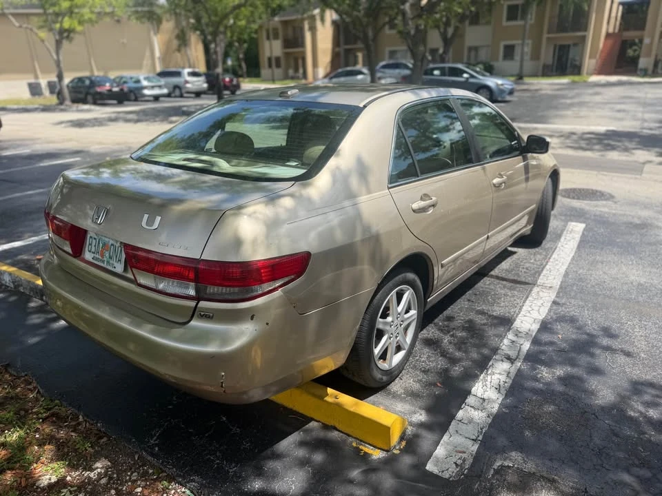 2005 Honda Accord 7th Gen - Image 6 of 11